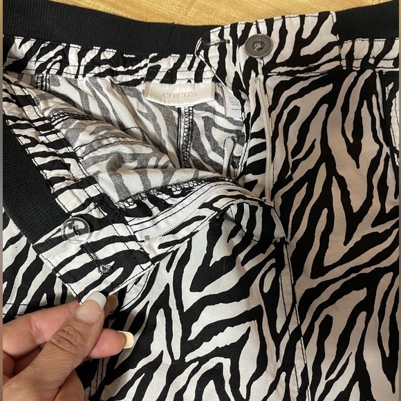 Chico’s Zebra Print elastic waist mini skirt Chicos size 0.5 women’s size S/6 - Picture 6 of 12